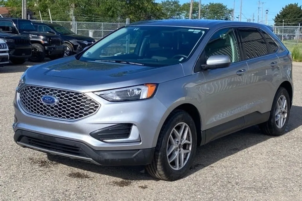2024 Ford Edge SEL photo 1
