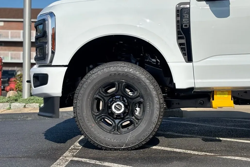 2026 Ford F-350 photo 1
