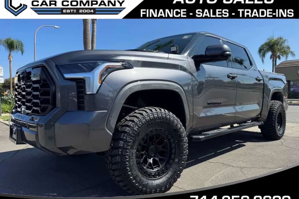 2023 Toyota Tundra Limited TRD photo 1
