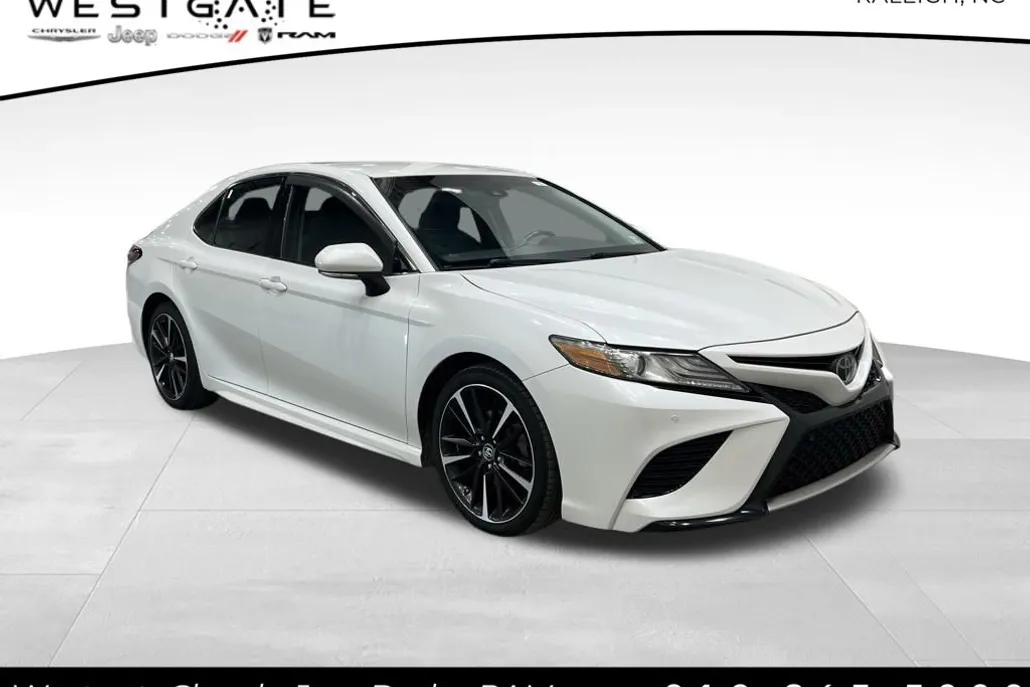 2018 Toyota Camry XSE photo 1