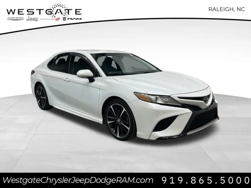 2018 Toyota Camry XSE photo 1