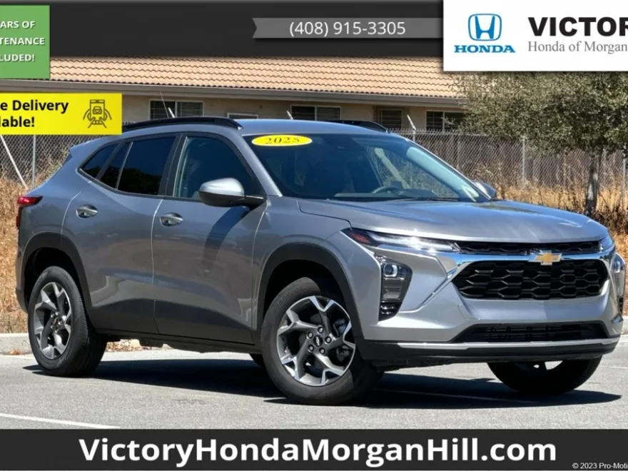 2025 Chevrolet Trax LT photo 1