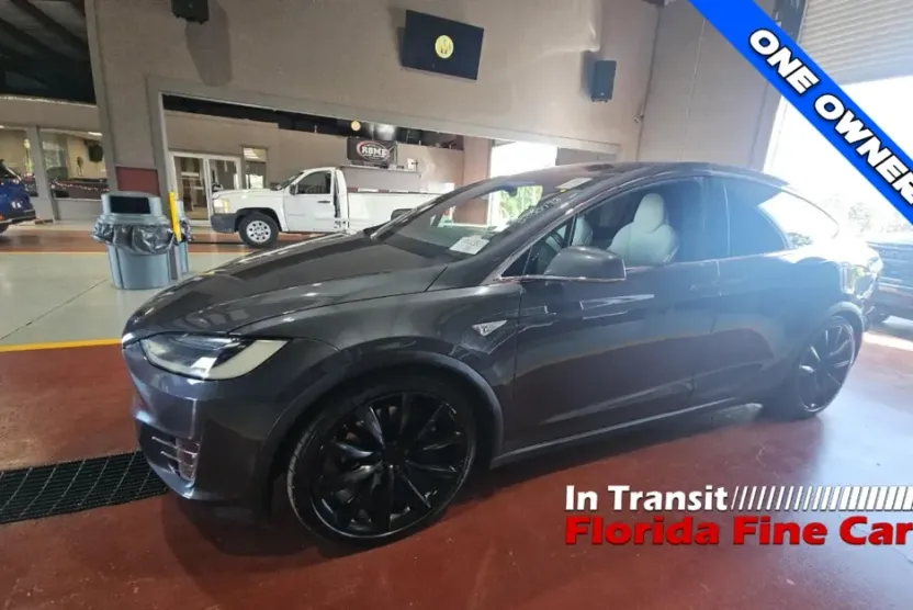 2016 Tesla Model X 90D photo 1