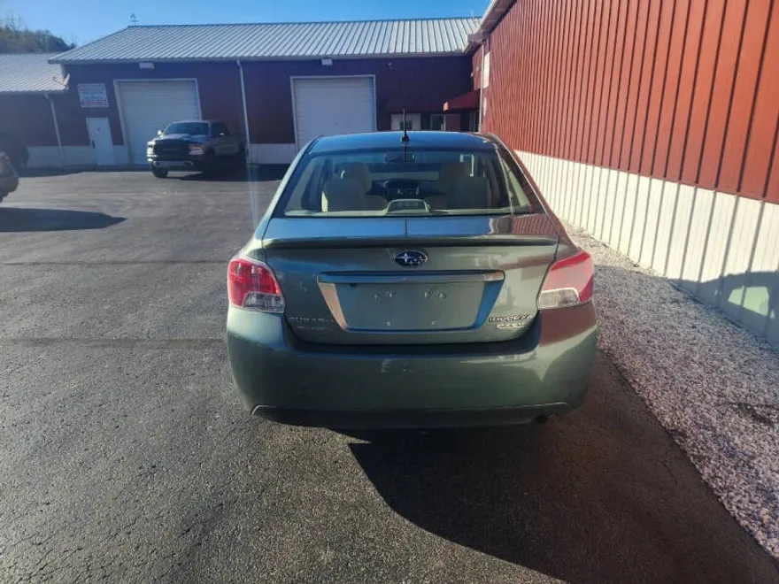 2016 Subaru Impreza 2.0i photo 1