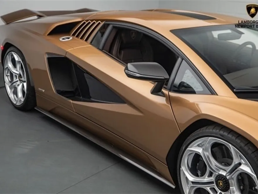 2022 Lamborghini Countach photo 3