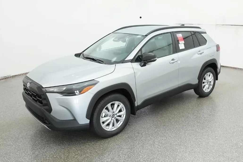 2026 Toyota Corolla Cross LE photo 1