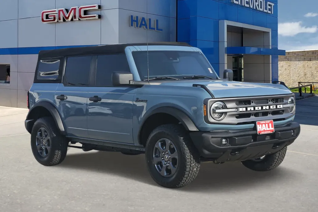 2022 Ford Bronco Base photo 1