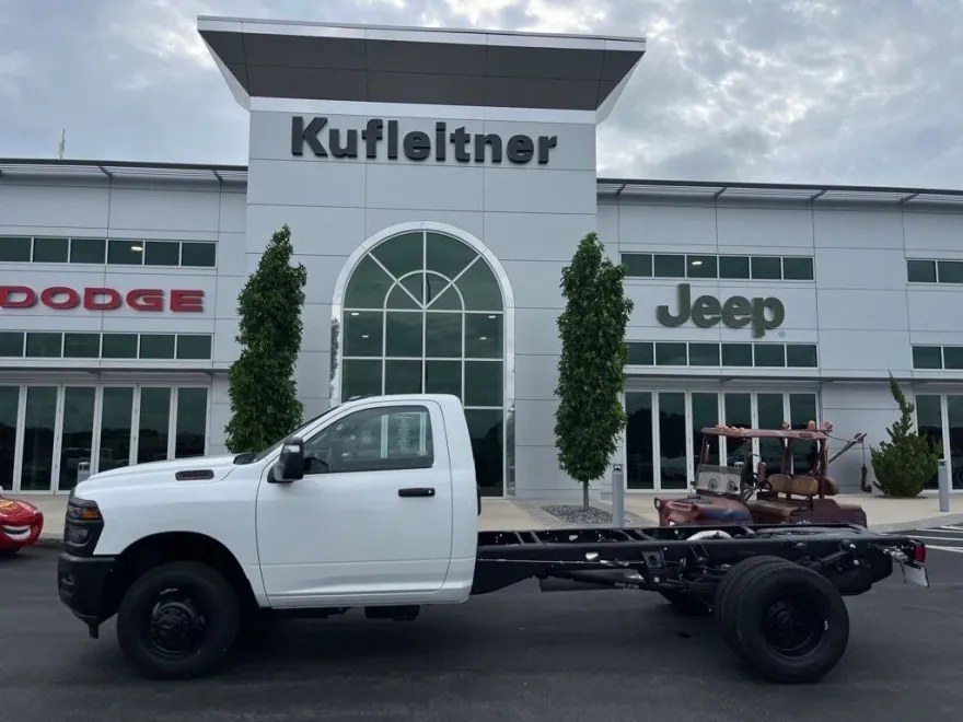 2025 Ram 3500 Tradesman photo 1