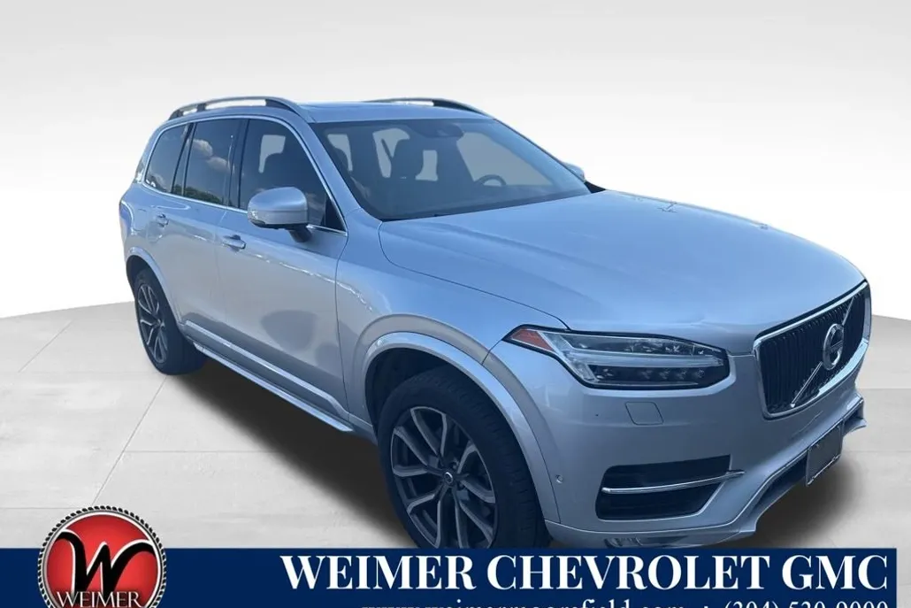 2016 Volvo XC90 T6 Momentum photo 1
