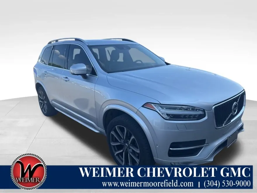 2016 Volvo XC90 T6 Momentum photo 1