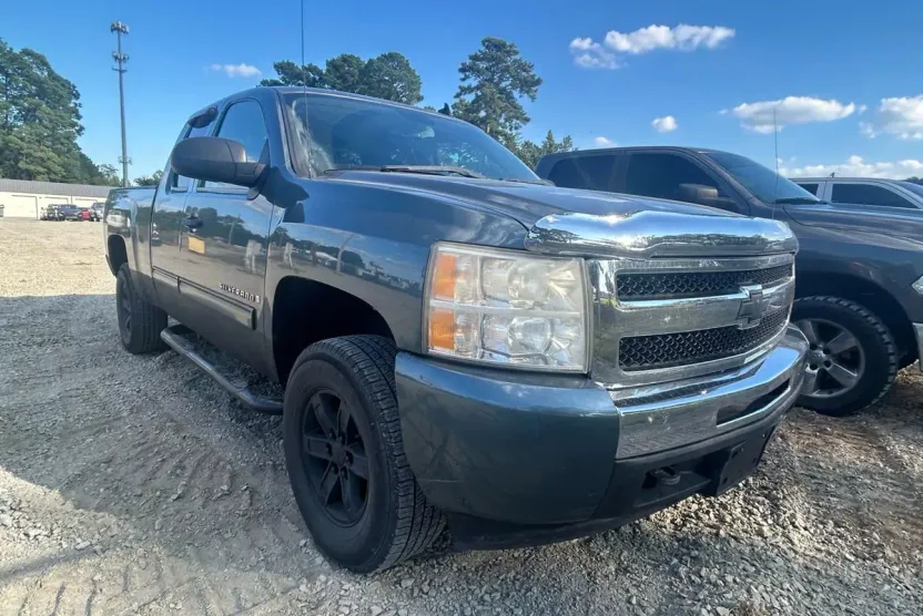 2009 Chevrolet Silverado 1500 LS photo 1