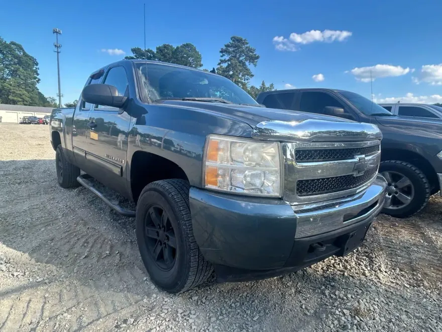 2009 Chevrolet Silverado 1500 LS photo 1