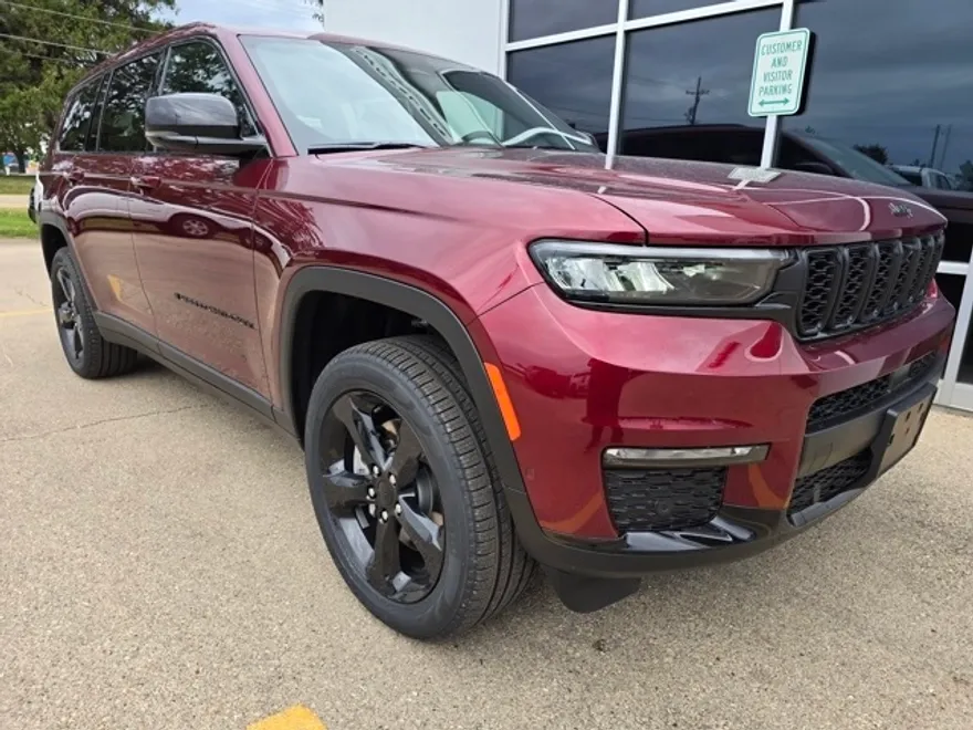 2025 Jeep Grand Cherokee Limited photo 1