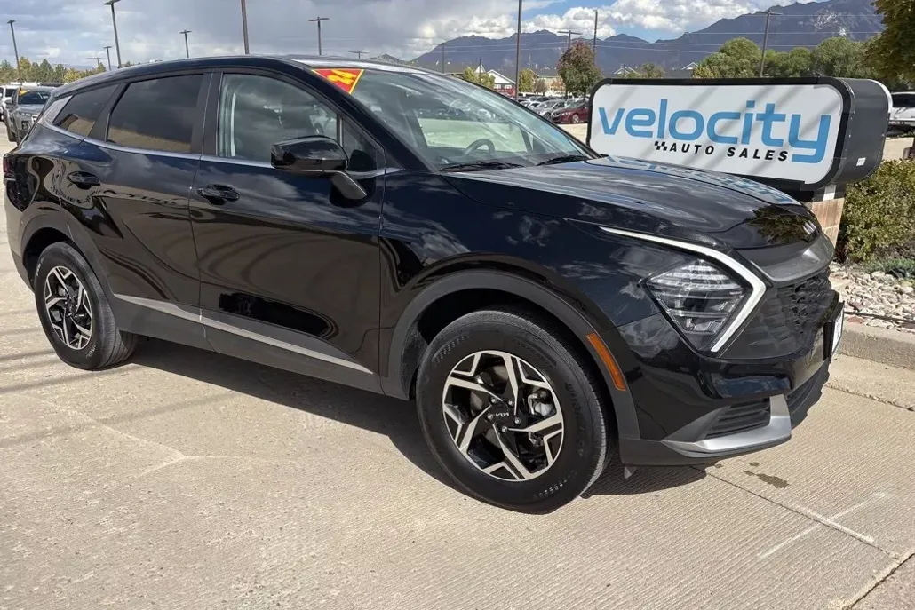 2024 Kia Sportage LX photo 1