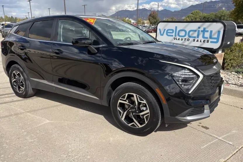 2024 Kia Sportage LX photo 1