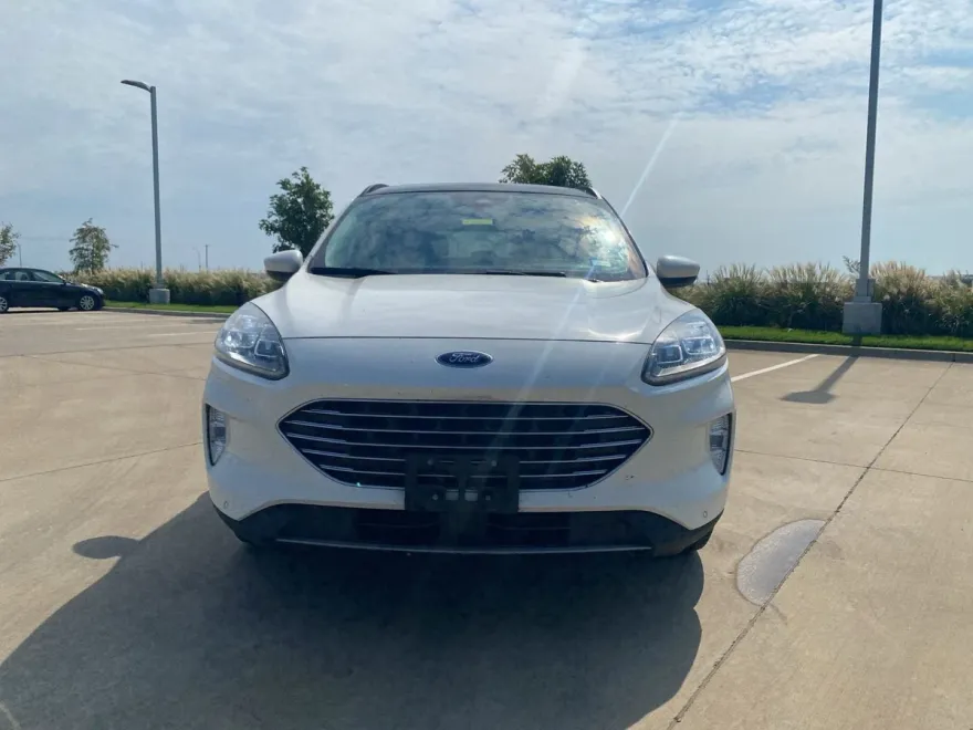 2021 Ford Escape Titanium Hybrid photo 1