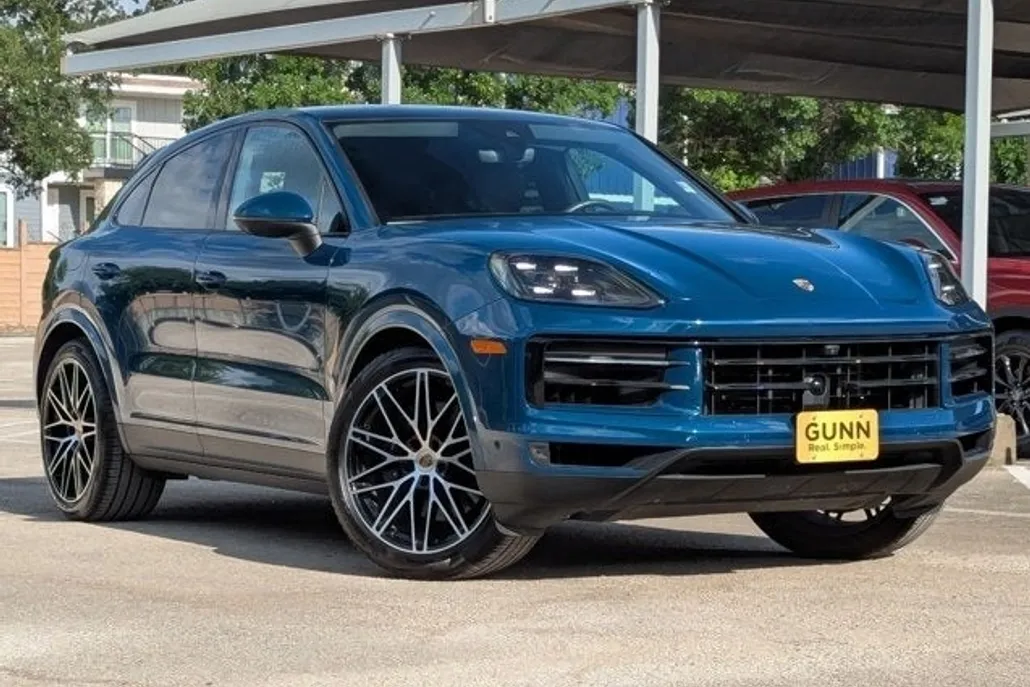 2024 Porsche Cayenne Coupe photo 1
