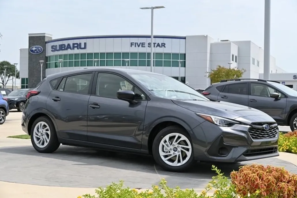 2025 Subaru Impreza Base photo 1