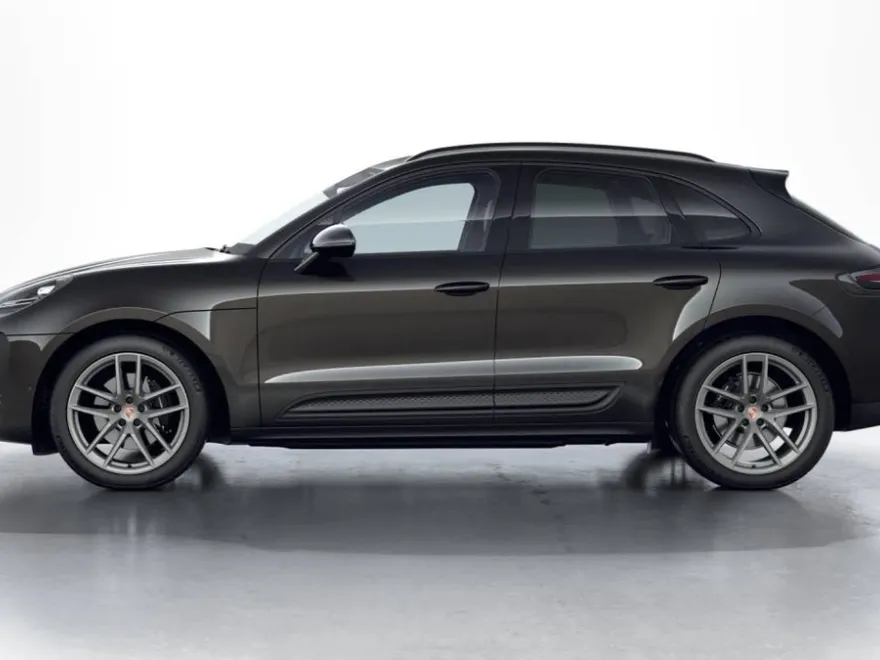 2026 Porsche Macan T photo 1