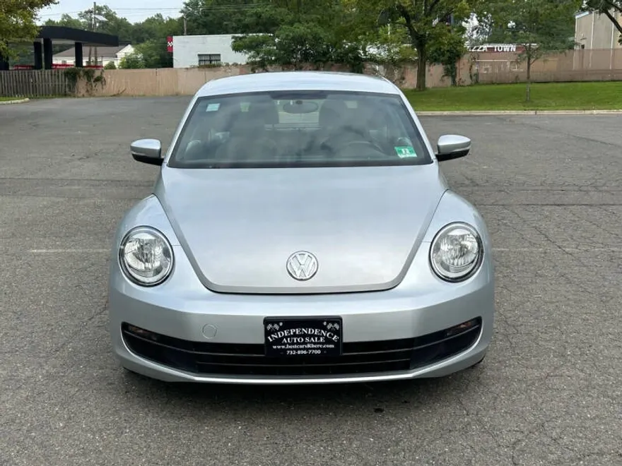 2012 Volkswagen Beetle 2.5L photo 1