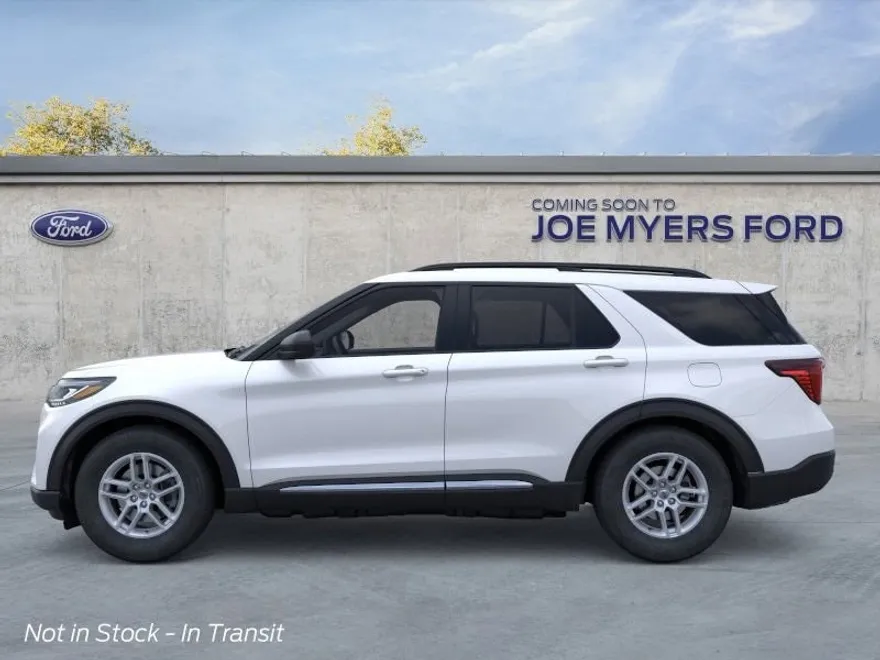2025 Ford Explorer photo 1