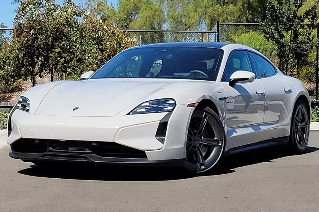 2025 Porsche Taycan Turbo photo 1