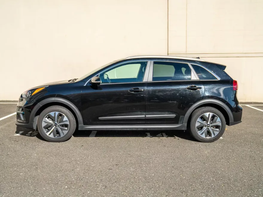 2022 Kia Niro EV EX photo 1