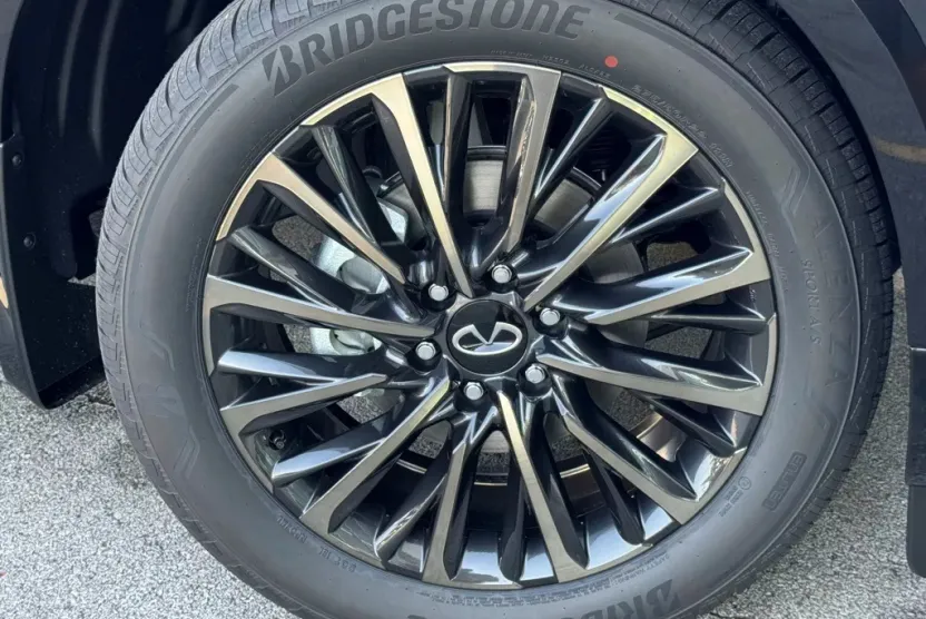 2026 Infiniti QX80 photo 1