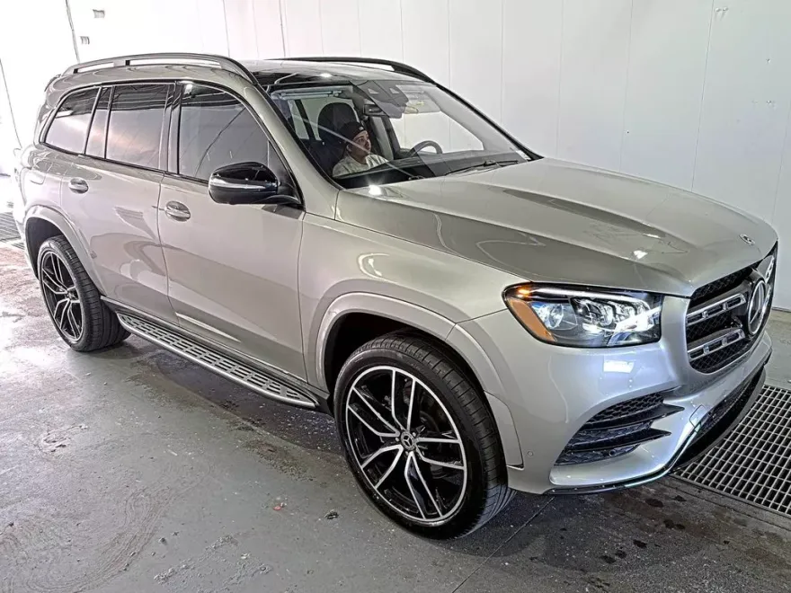 2023 Mercedes Benz GLS 580 4MATIC photo 1