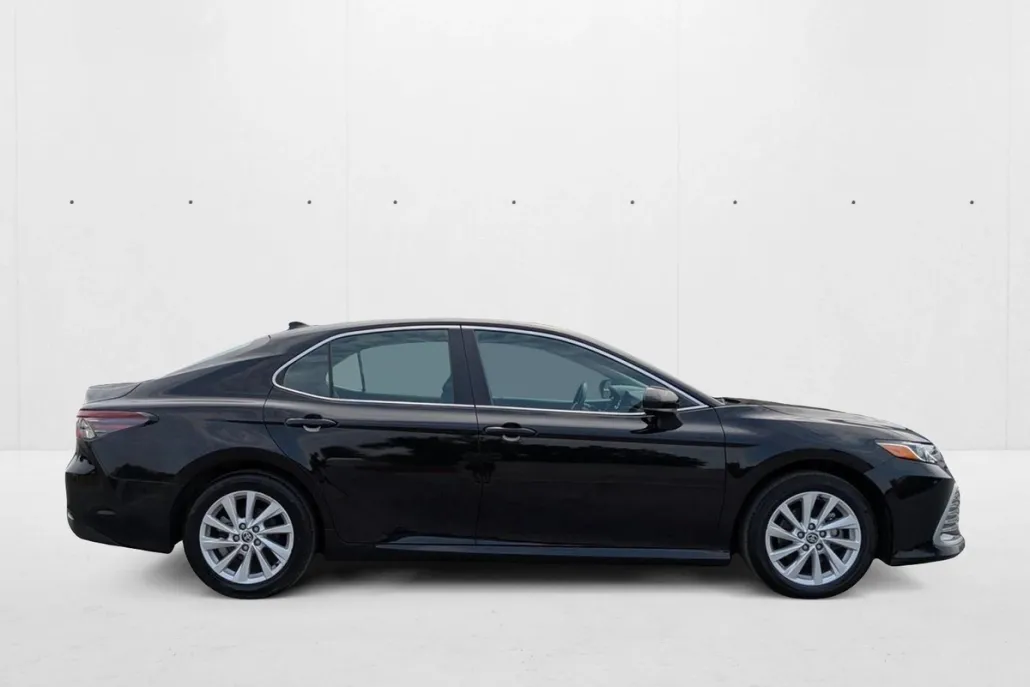 2024 Toyota Camry LE photo 1