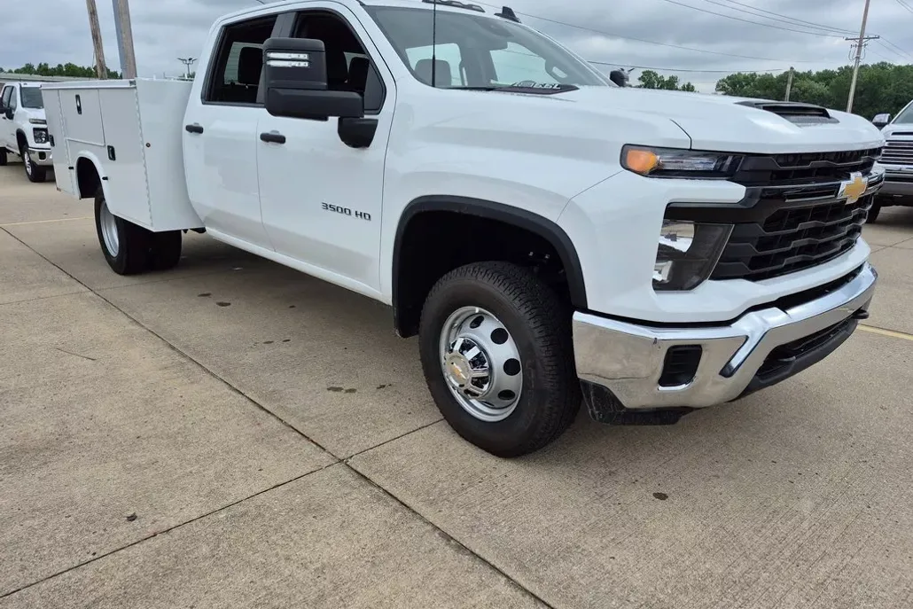 2025 Chevrolet Silverado 3500HD Work Truck photo 1