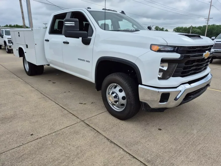 2025 Chevrolet Silverado 3500HD Work Truck photo 1