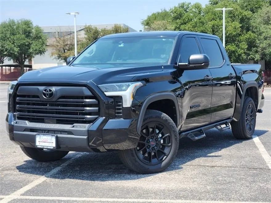 2023 Toyota Tundra SR5 photo 1