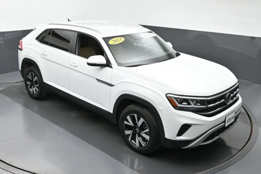 2023 Volkswagen Atlas Cross Sport SE photo 1
