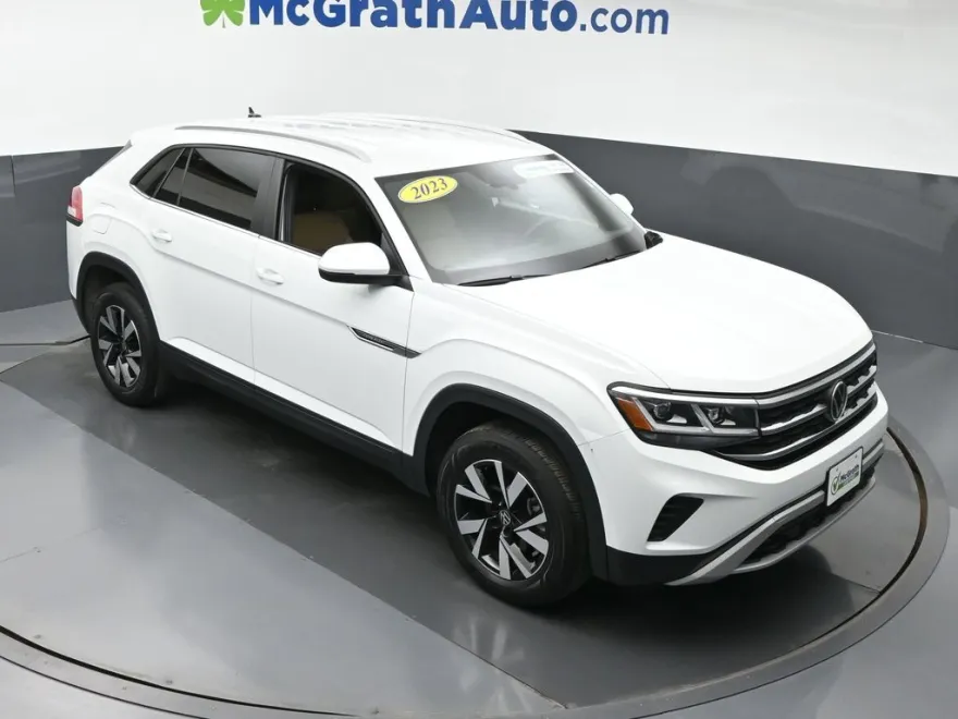 2023 Volkswagen Atlas Cross Sport SE photo 1