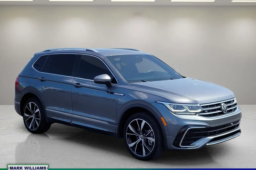 2023 Volkswagen Tiguan SEL R-Line Black photo 1