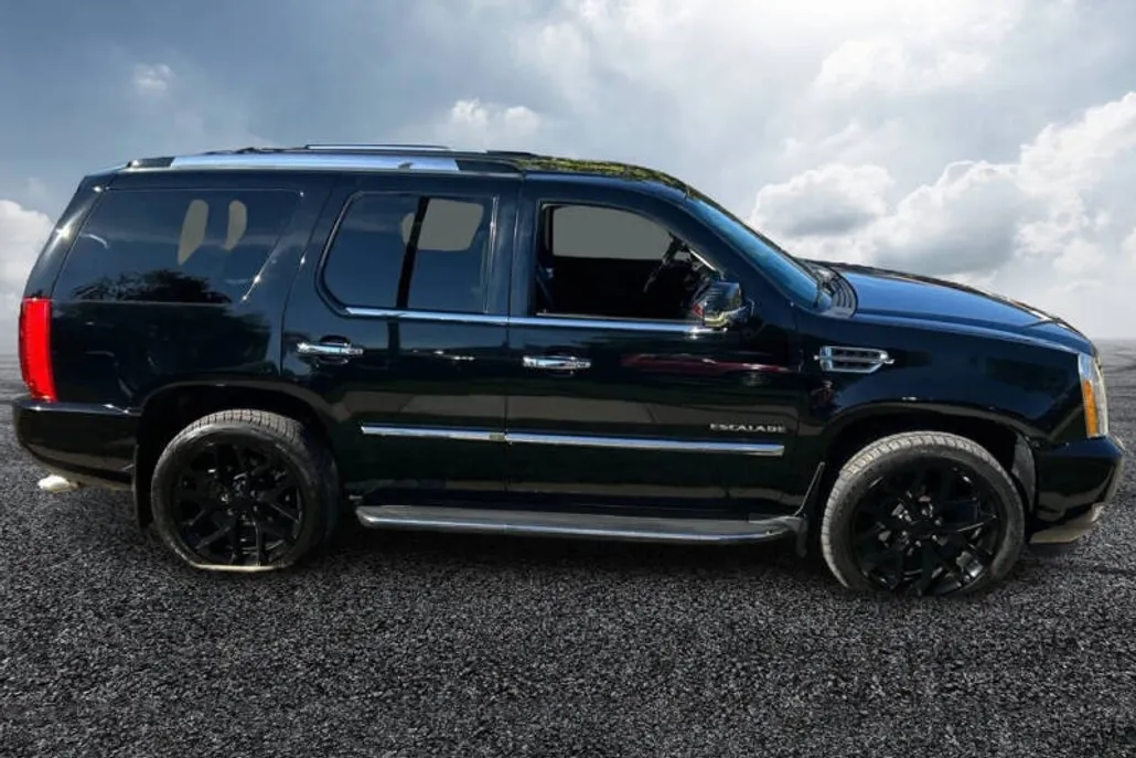 2011 Cadillac Escalade Base photo 1