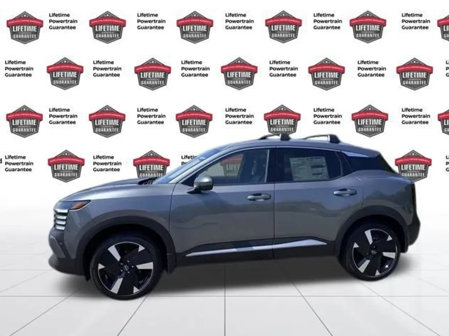 2025 Nissan Kicks SR photo 1
