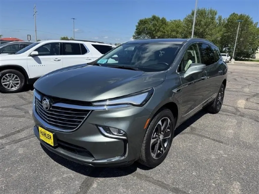 2022 Buick Enclave Essence photo 1
