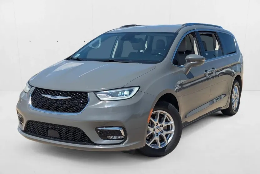2021 Chrysler Pacifica Touring L photo 1