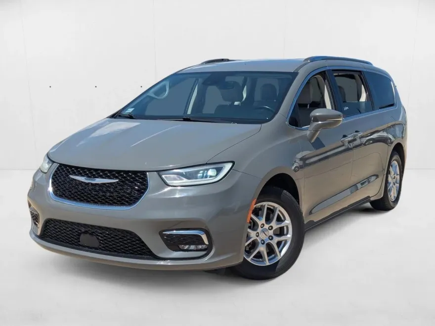 2021 Chrysler Pacifica Touring L photo 1