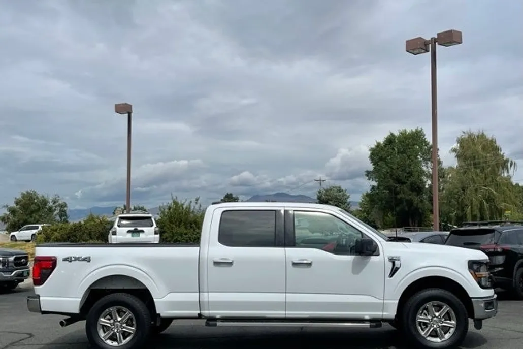 2024 Ford F-150 XLT photo 1