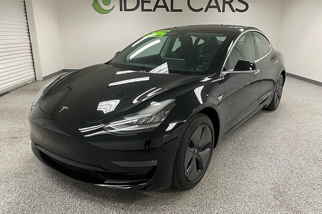 2019 Tesla Model 3 Standard Range Plus photo 1