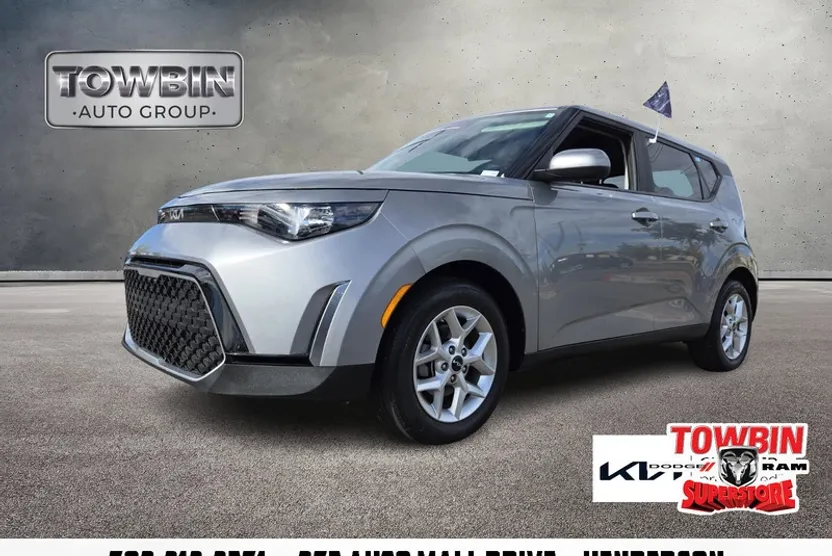 2023 Kia Soul LX photo 1