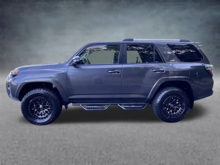 2022 Toyota 4Runner SR5 Premium photo 1
