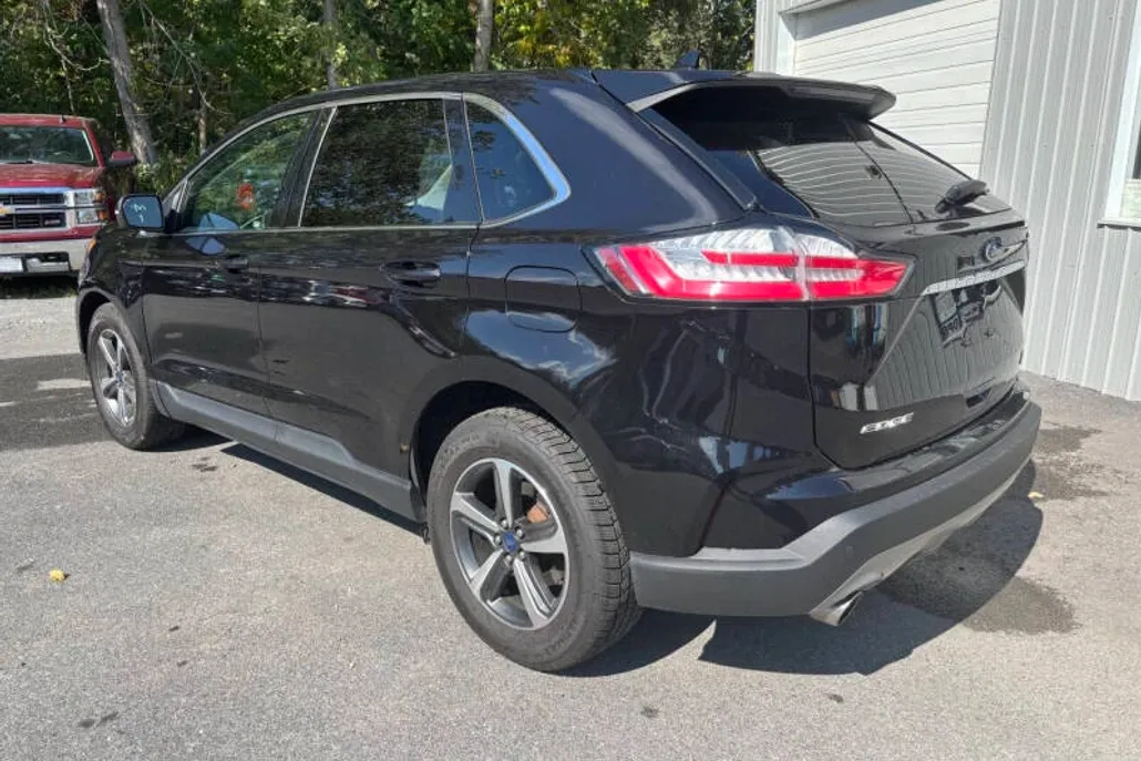 2019 Ford Edge SEL photo 1