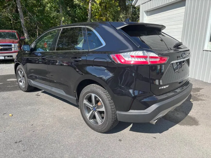 2019 Ford Edge SEL photo 1