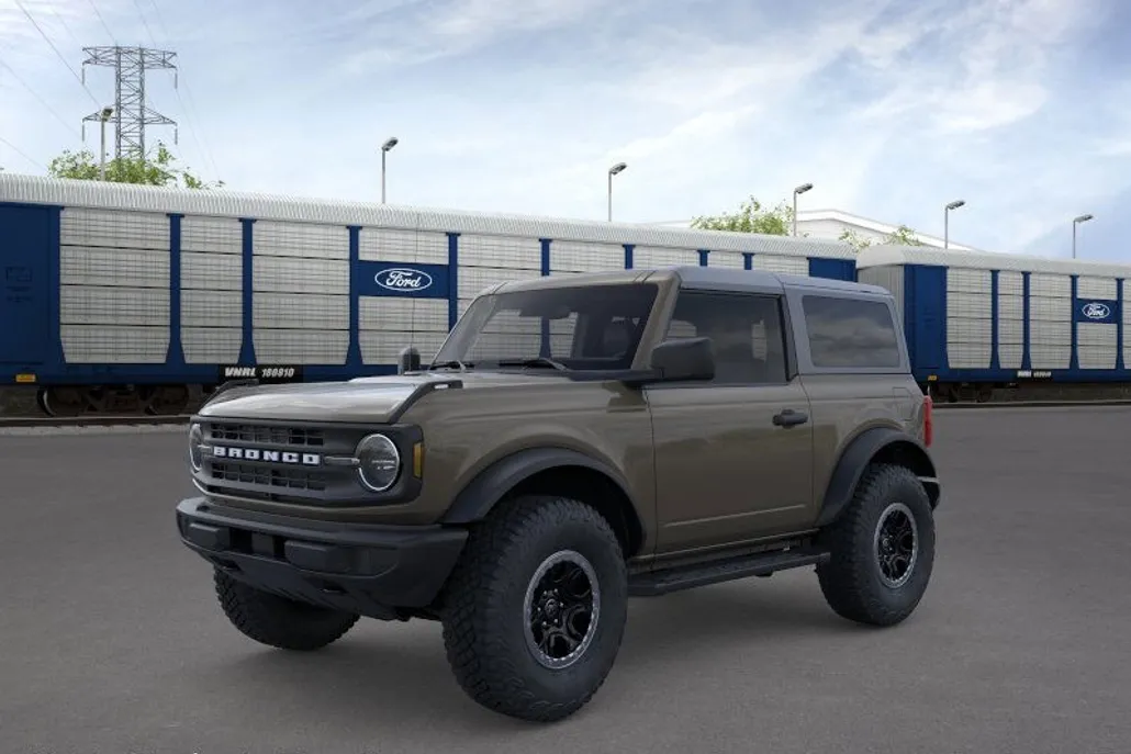 2025 Ford Bronco Base photo 1