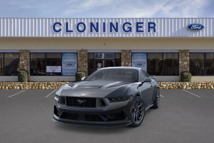 2025 Ford Mustang Dark Horse photo 1