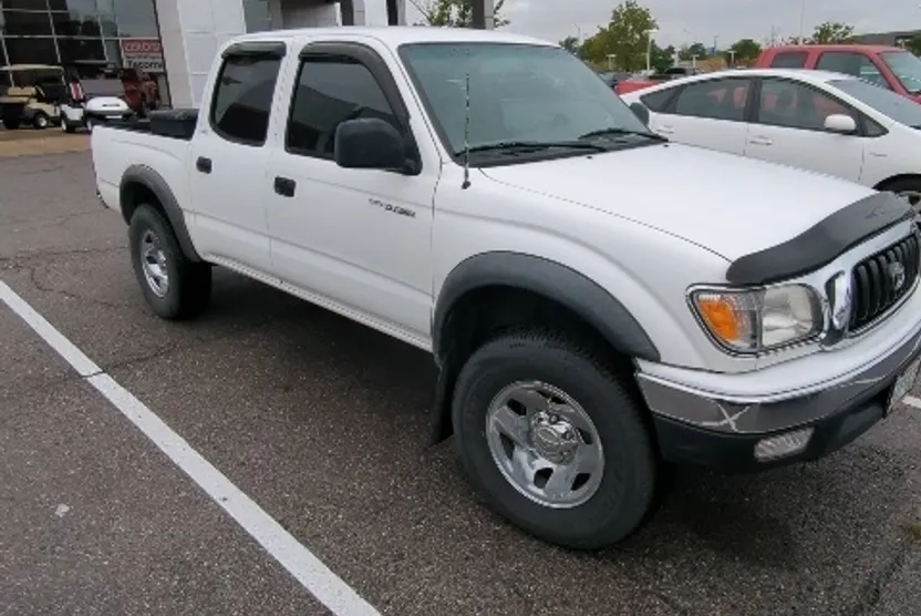 2002 Toyota Tacoma PreRunner V6 photo 1